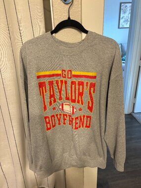Gray Taylor Swift/Chief's Sweatshirt